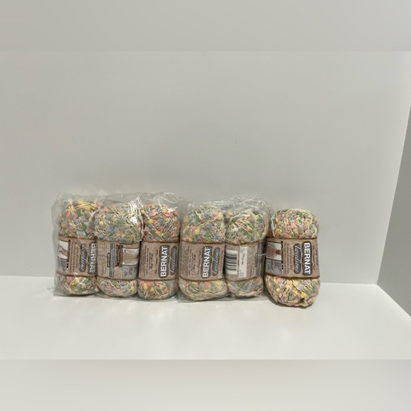 Bernat Tweedsome lot of 6 skeins in Muslin Tweed Luxury Soft Mohair Blend yarn - Picture 5 of 5